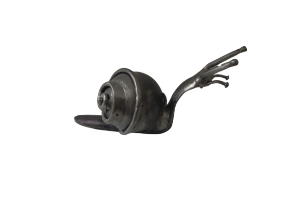 Sculpture d'escargot en métal recyclé