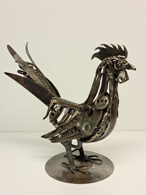Sculpture de coq en métal recyclé